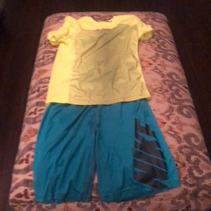 Small Men’s Nike Dri-fit shirt and shirt set